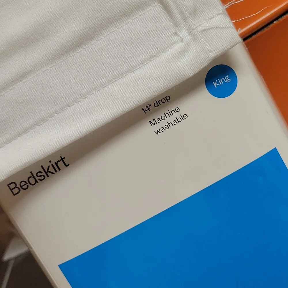 Bedskirt,King,New,White,in fabric bag..NWT